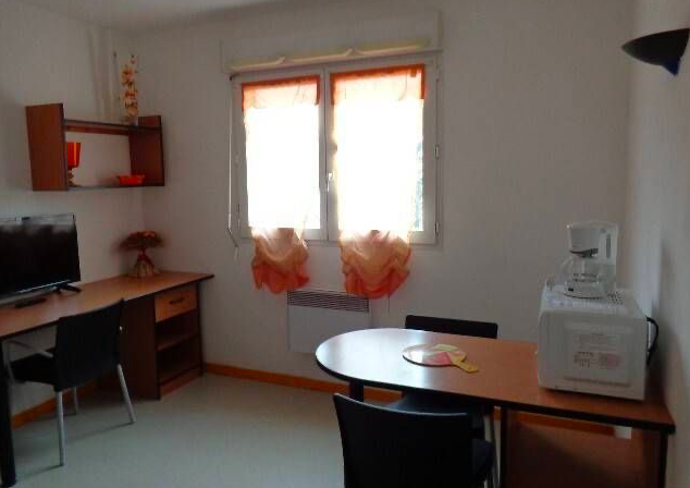 Chambre Studio 500 € charges comprises, 1 Pièce · 19 m² · Bron 69500 · Quartier Rebufer à Bron