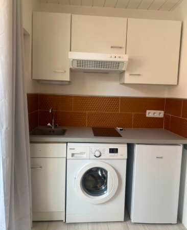 Cuisine Studio 550 € charges comprises, 1 Pièce · 12 m² · Fort-de-France 97200 · Quartier Fort-de-France à Fort-de-France