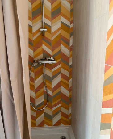 Salle de bain Studio 550 € charges comprises, 1 Pièce · 12 m² · Fort-de-France 97200 · Quartier Fort-de-France à Fort-de-France