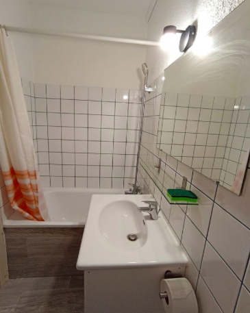 Cuisine Studio 480 € charges comprises, 1 Pièce · 15 m² · Caen 14000 · Quartier Bas Venoix - La Prairie à Caen