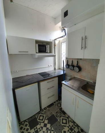 Salle de bain Studio 420 € charges comprises, 1 Pièce · 20 m² · Dijon 21000 · Quartier Chevreul-Parc à Dijon