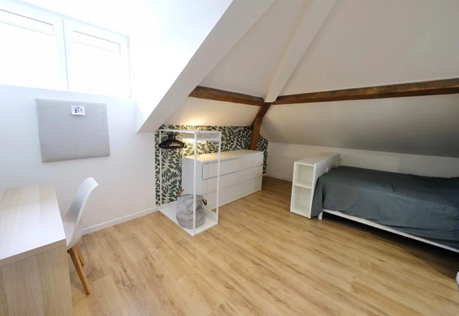 Cuisine Studio 510 € charges comprises, 1 Pièce · 23 m² · Bron 69500 · Quartier Centre-ville à Bron