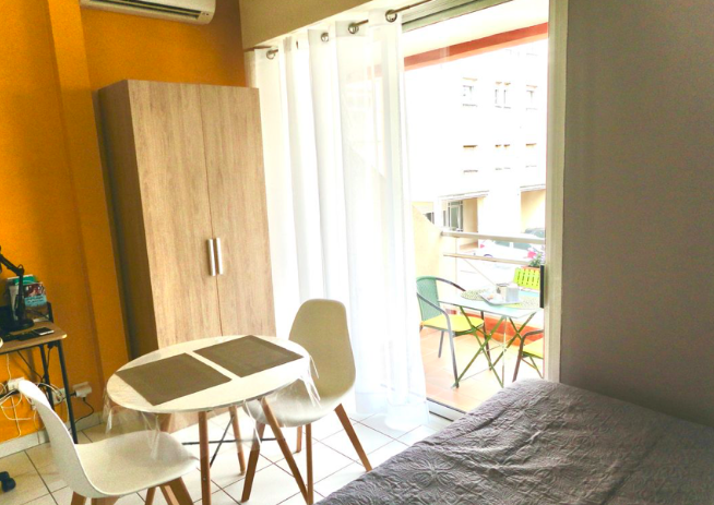 Chambre Studio 524 € charges comprises, 1 Pièce · 23 m² · Arles 13200 · Quartier Centre-ville à Arles