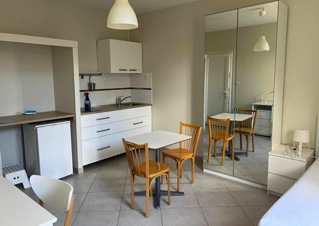 Cuisine Studio 520 € charges comprises, 1 Pièce · 19 m² · Angers 49000 · Quartier Lafayette - Gare à Angers
