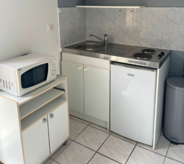 Chambre Studio 510 € charges comprises, 2 Pièces · 20 m² · Angers 49100 · Quartier Centre-ville - La Fayette à Angers