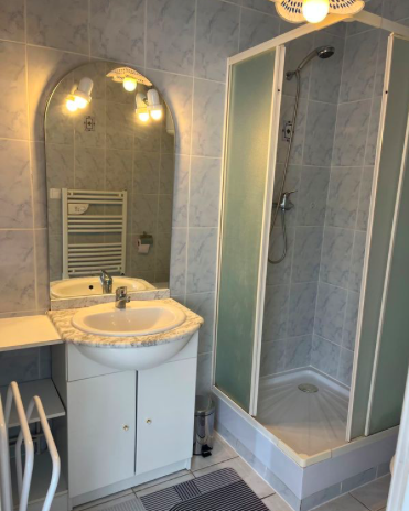 Cuisine Studio 510 € charges comprises, 2 Pièces · 20 m² · Angers 49100 · Quartier Centre-ville - La Fayette à Angers