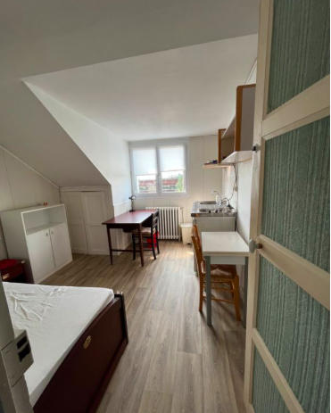 Cuisine Studio 390 € 1 Pièce · 12 m² · Angers 49000 · Quartier Madeleine - Saint-Léonard - Justices à Angers