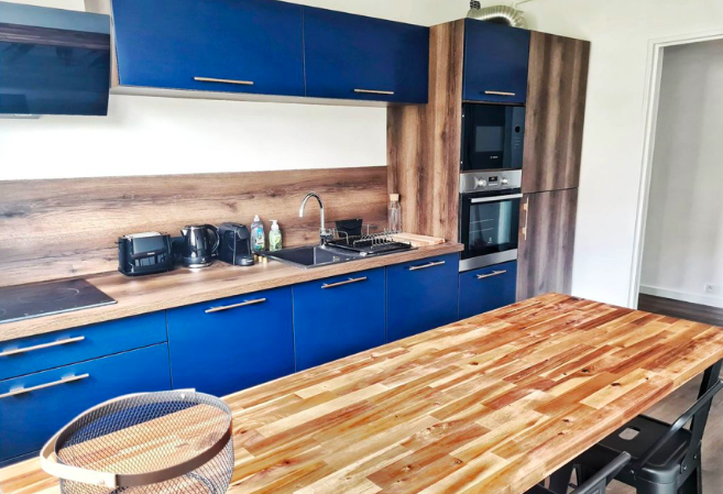 Salle de bain Colocation 500 € charges comprises, 6 Pièces · 105 m² · Angers 49100 · Quartier Saint-Serge - Ney - Chalouère à Angers
