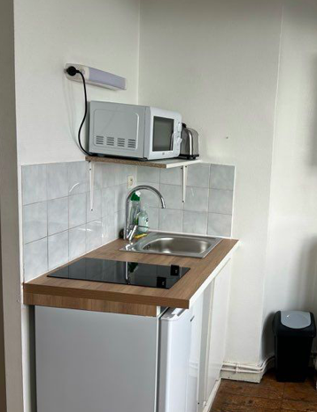 Cuisine Studio 550 € charges comprises, 1 Pièce · 17 m² · Angers 49100 · Quartier Lafayette - Gare à Angers