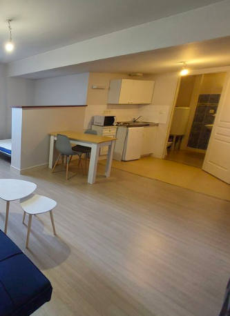 Chambre Studio 480 € charges comprises, 1 Pièce · 29 m² · Cholet 49300 · Quartier Gambetta à Cholet