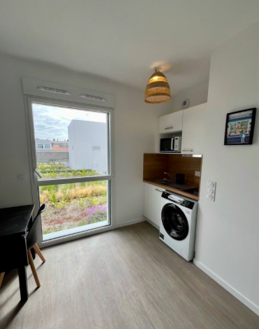 Cuisine Studio 547 €, 1 Pièce · 22 m² · La Roche-sur-Yon 85000 · Quartier Pentagone - Pont-Morineau à La Roche-sur-Yon