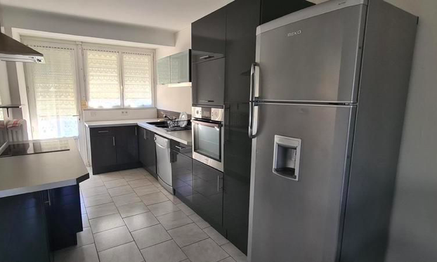 Salle de bain Studio 416 €, 1 Pièce · 23 m² · La Roche-sur-Yon 85000 · Quartier Pentagone - Pont-Morineau à La Roche-sur-Yon