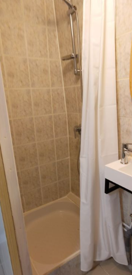 Studio 570 €, charges comprises 1 Pièce · 13 m² · Paris 75018 · Quartier Montmartre - Sacré Coeur - Abbesses — Studio à Paris