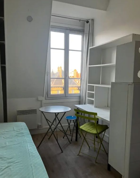 Photo 3 — Studio 550 € charges comprises, 1 Pièce · 9 m²1 Pièce, 9 m² · Paris 75015 · Quartier Pasteur à Suresnes