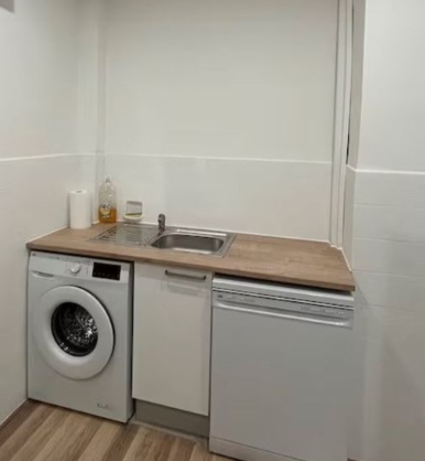 Photo 2 — Studio 520 €, 2 Pièces · 18 m² · Paris 75020 · Quartier Gambetta - Pyrénées à Paris