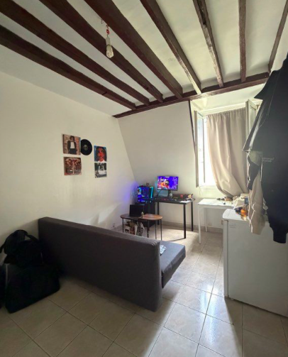 Studio 600 € charges comprises, 1 Pièce, 23 m² · Paris 75020 · Quartier Charonne — Studio à Paris