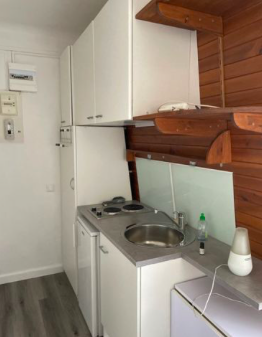Photo 2 — Studio 550 €  Pièce, 9 m² · Paris 75019 · Quartier Bassin de la Villette à Paris