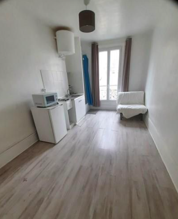 Studio 600 € charges comprises 1 Pièce, 13 m² · Paris 75010 · Quartier Porte Saint-Martin - Paradis — Studio à Paris