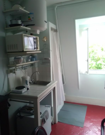 Studio 575 € charges comprises, 1 Pièce, 11 m² · Paris 75009 · Quartier Pigalle — Studio à Paris