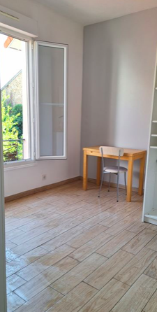 Photo 2 — Studio 540 charges comprises 1 Pièce, 14 m² · Suresnes 92150 · Quartier  Maréchal de Lattre de Tassigny à Suresnes