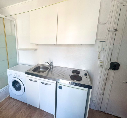 Studio 575 €, 1 Pièce, 10.56 m² · Paris 75011 · Quartier Voltaire — Studio à Paris