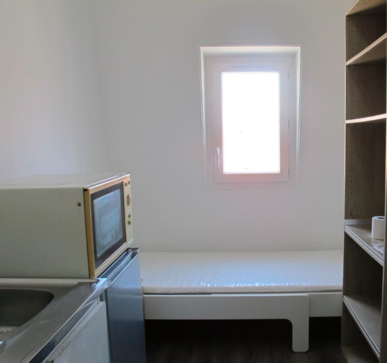 Studio 475 € 1 Pièce, 9.5 m² · Paris 75010 · Quartier Gare du Nord - Saint-Vincent de Paul — Studio à Paris