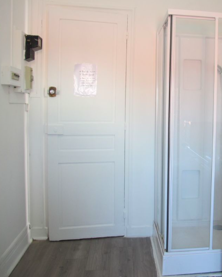 Photo 3 — Studio 475 € 1 Pièce, 9.5 m² · Paris 75010 · Quartier Gare du Nord - Saint-Vincent de Paul à Paris