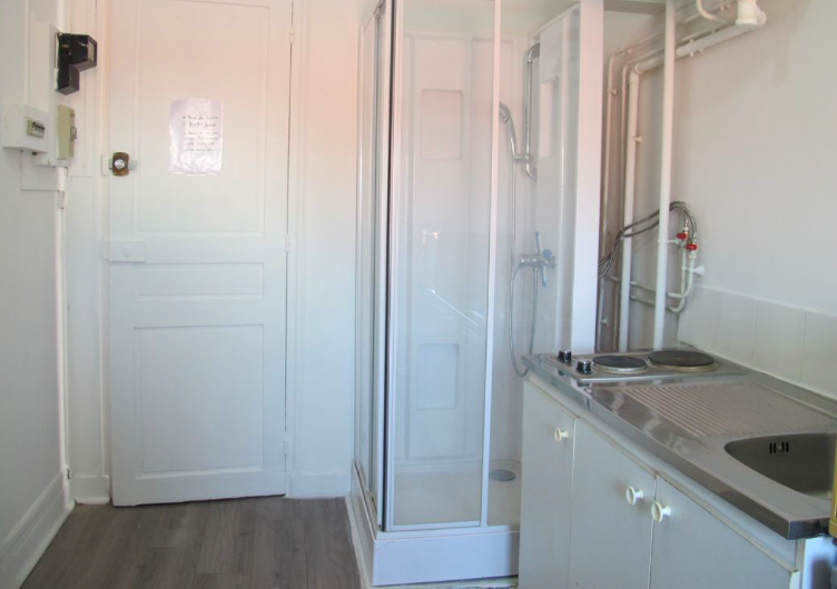 Photo 4 — Studio 475 € 1 Pièce, 9.5 m² · Paris 75010 · Quartier Gare du Nord - Saint-Vincent de Paul à Paris