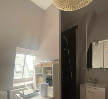 Photo 2 — Studio 610 € charges comprises 1 Pièce, 9 m² · Paris 75008 · Quartier Saint-Lazare à Paris